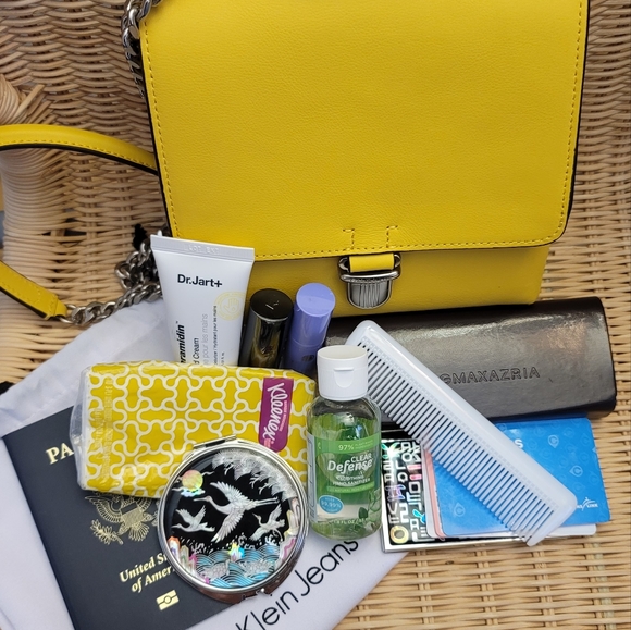 LIKE NEW Calvin Klein leather yellow satchel crossbody handbag w/dustcover - Picture 8 of 10